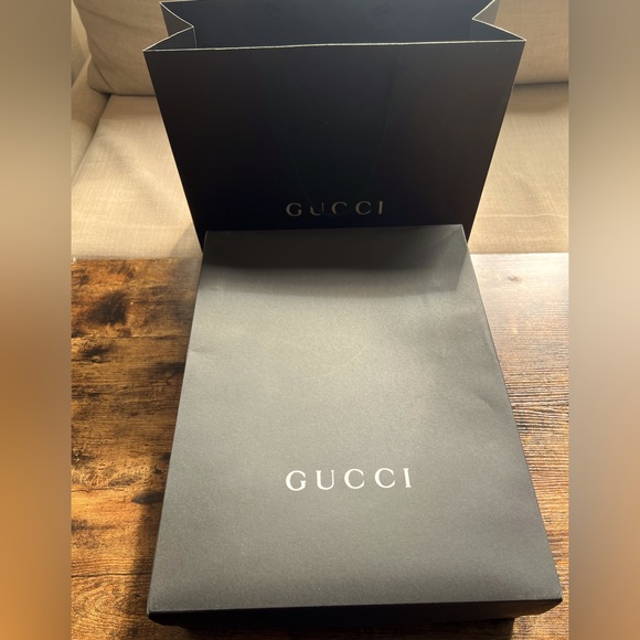 Large Gucci Box and shopping Bag - Picture 1 of 6